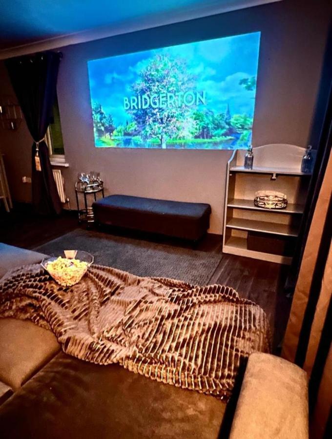 Lovely, Two Bedroom Apartment Central Location Londen Buitenkant foto